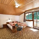 Alpenchalet Lacknerbrunn Bis 30 P Chalet Mayrhofen