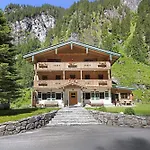 Alpenchalet Lacknerbrunn Bis 30 P Chalet *