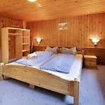 Chalet Alpenchalet Lacknerbrunn Bis 30 P Mayrhofen