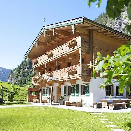 Alpenchalet Lacknerbrunn Bis 30 P * Mayrhofen
