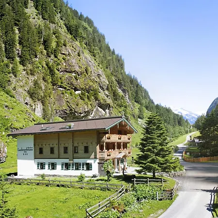 Alpenchalet Lacknerbrunn Bis 30 P Mayrhofen