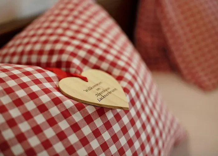 Alpenchalet Lacknerbrunn Bis 30 P シャレー マイヤーホーフェン