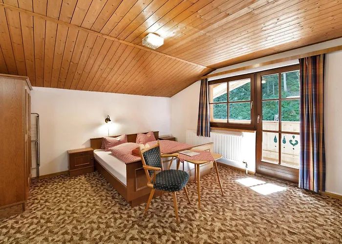 Alpenchalet Lacknerbrunn Bis 30 P シャレー マイヤーホーフェン